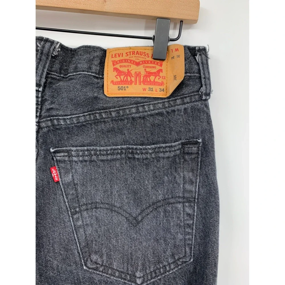 Levis 501 Jeans Mens 31x34 Black Straight Leg Button Fly Denim Pants